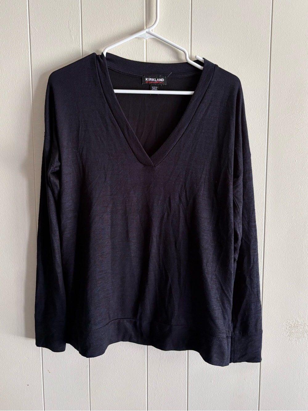 Kirkland Signature Women's Black And Navy V-Neck Long Sleeve Top